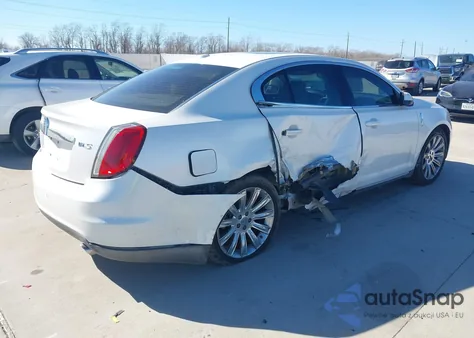 2010 Lincoln Mks z USA, uszkodzony, nr VIN 1LNHL9DR9AG615335